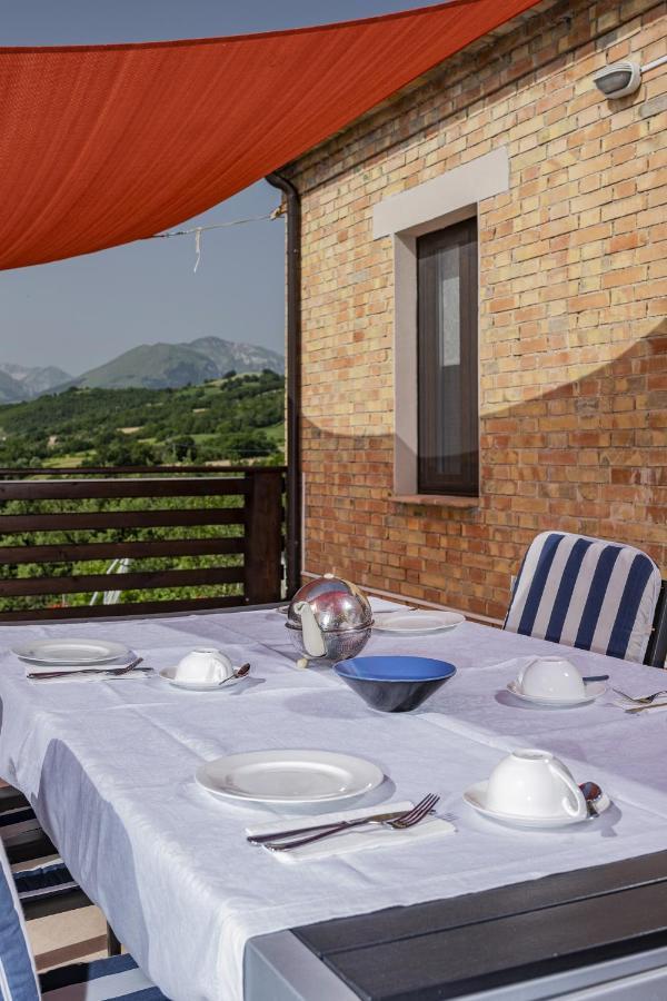 Bed and Breakfast Casa Friano Amandola Esterno foto