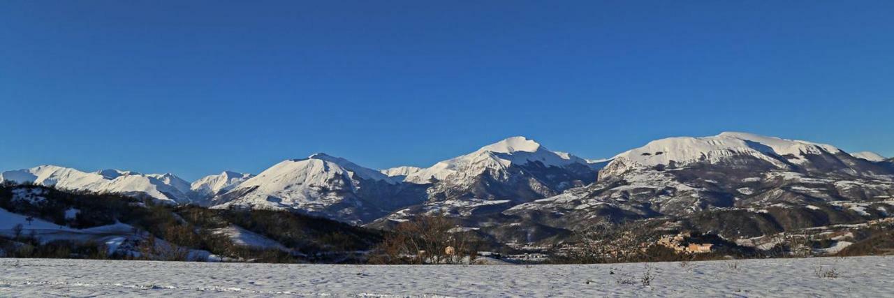 Bed and Breakfast Casa Friano Amandola Esterno foto